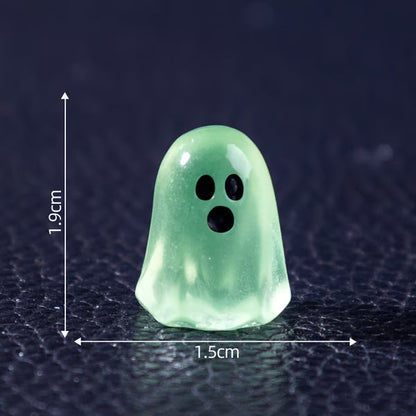 🎃 Must-Have Halloween Decor – 30pcs Cute Mini Ghost Figures 👻
